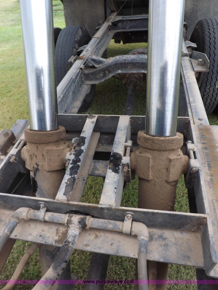 image for item H9175 1979 Chevrolet C60 grain truck