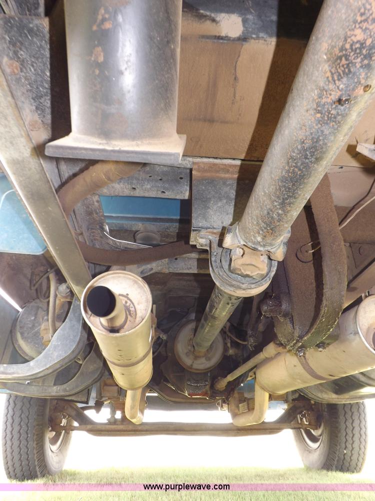 image for item H9175 1979 Chevrolet C60 grain truck