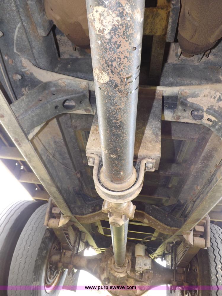 image for item H9175 1979 Chevrolet C60 grain truck