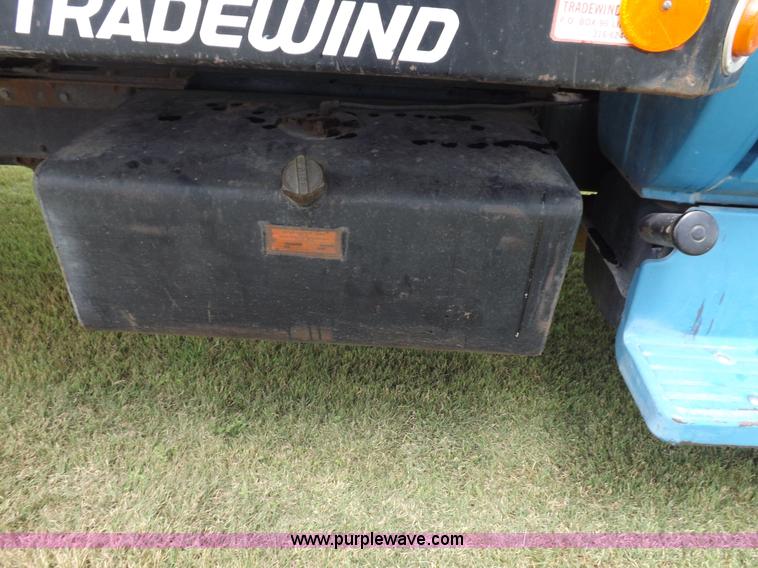 image for item H9175 1979 Chevrolet C60 grain truck