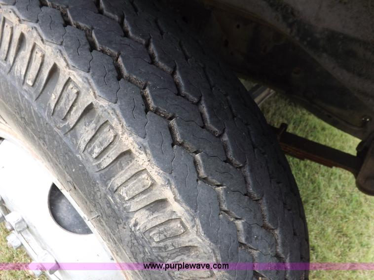 image for item H9175 1979 Chevrolet C60 grain truck