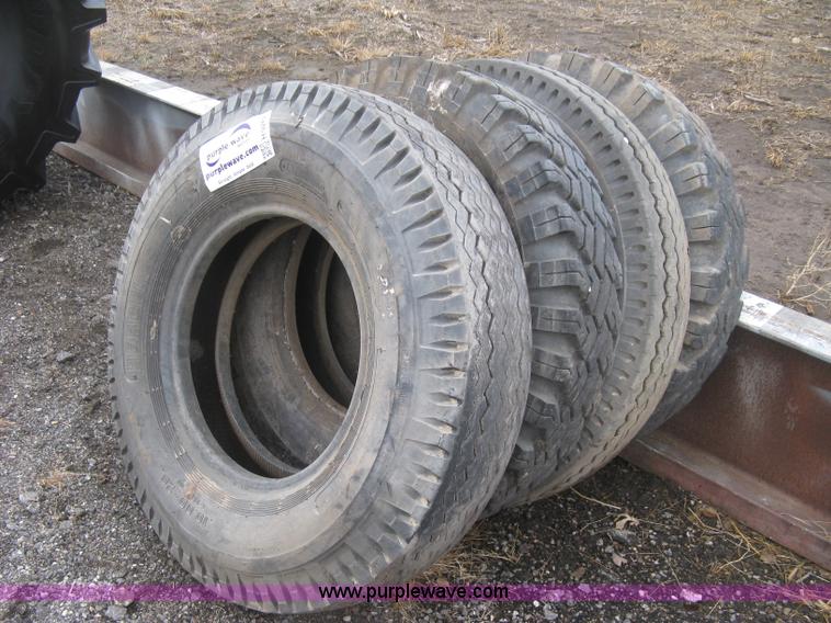 image for item H9282 (4) heavy truck tires