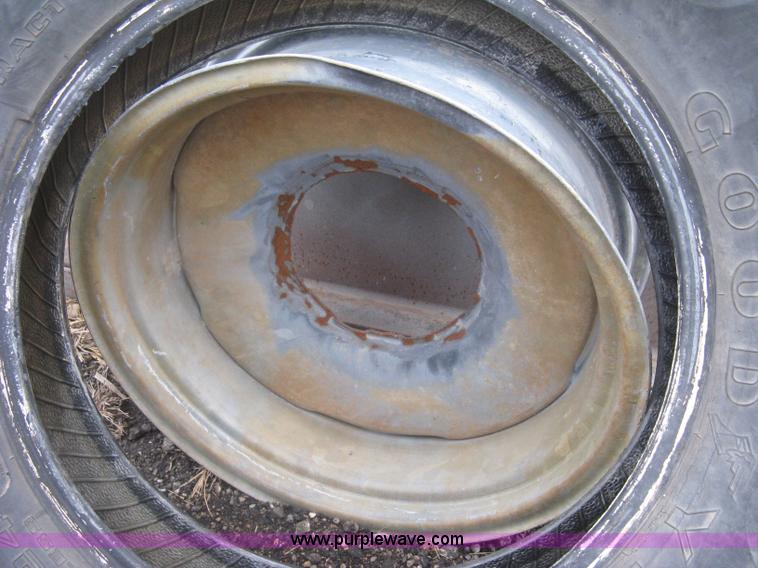 image for item H9283 (4) irrigation pivot tires and wheels