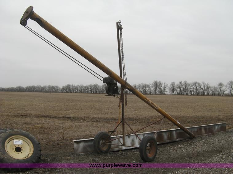 image for item H9284 Mayrath portable gas powered auger