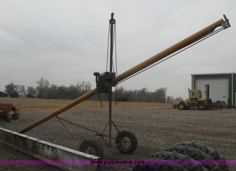 image for item H9284 Mayrath portable gas powered auger