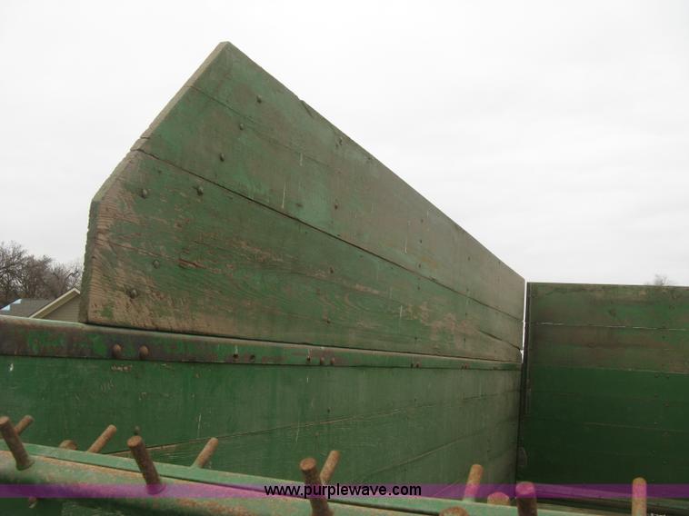 image for item H9286 John Deere 125 chuck wagon