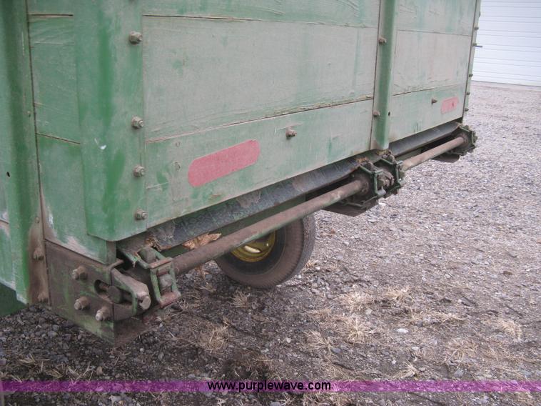 image for item H9286 John Deere 125 chuck wagon