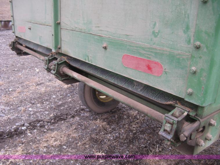 image for item H9286 John Deere 125 chuck wagon