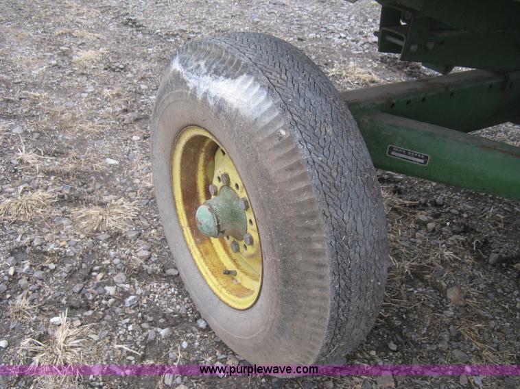 image for item H9286 John Deere 125 chuck wagon