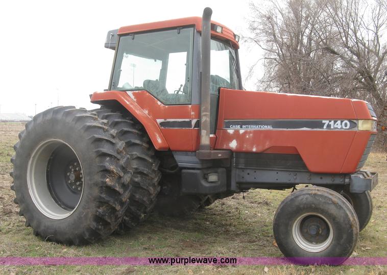 image for item H9290 1988 Case IH 7140 Magnum tractor