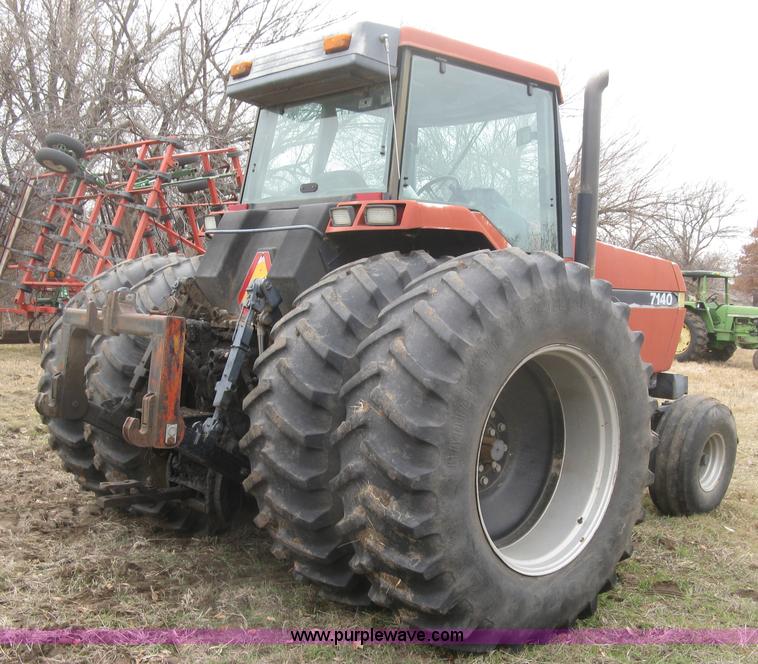 image for item H9290 1988 Case IH 7140 Magnum tractor