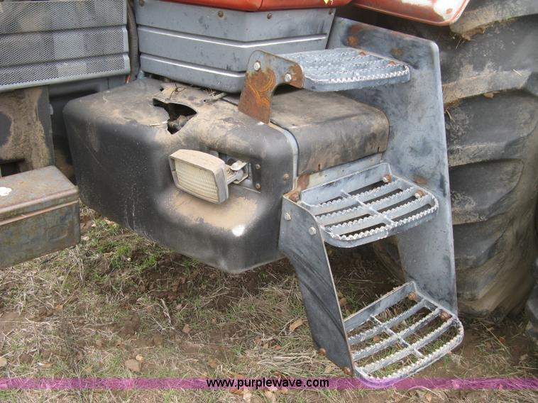 image for item H9290 1988 Case IH 7140 Magnum tractor