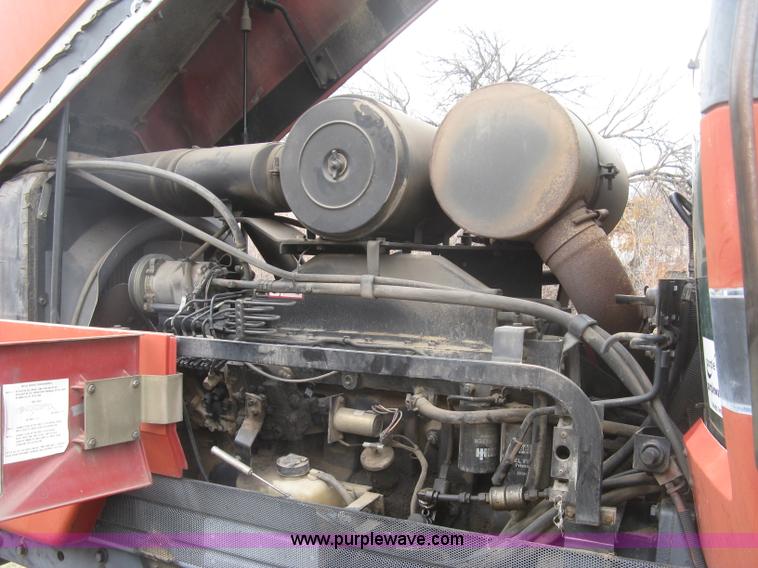 image for item H9290 1988 Case IH 7140 Magnum tractor