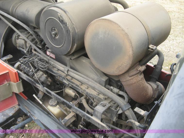 image for item H9290 1988 Case IH 7140 Magnum tractor