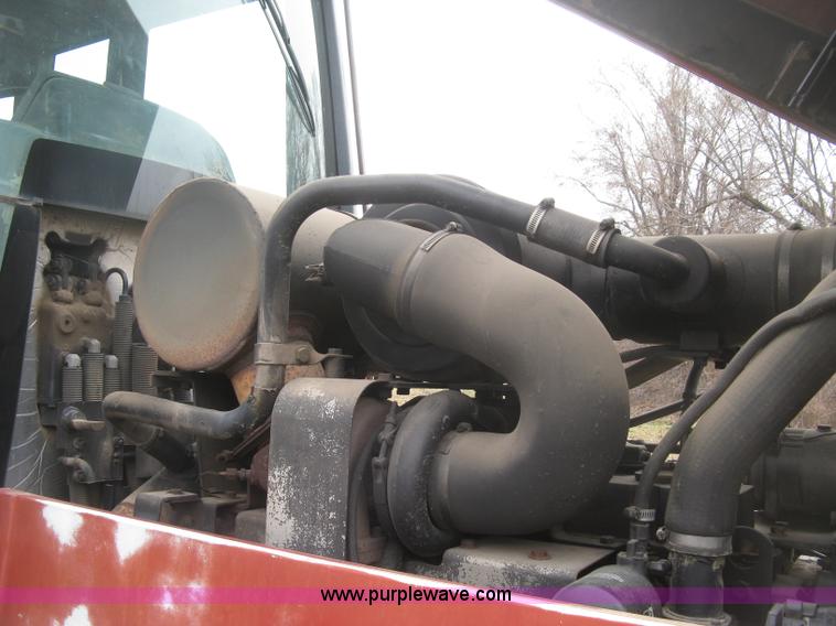 image for item H9290 1988 Case IH 7140 Magnum tractor