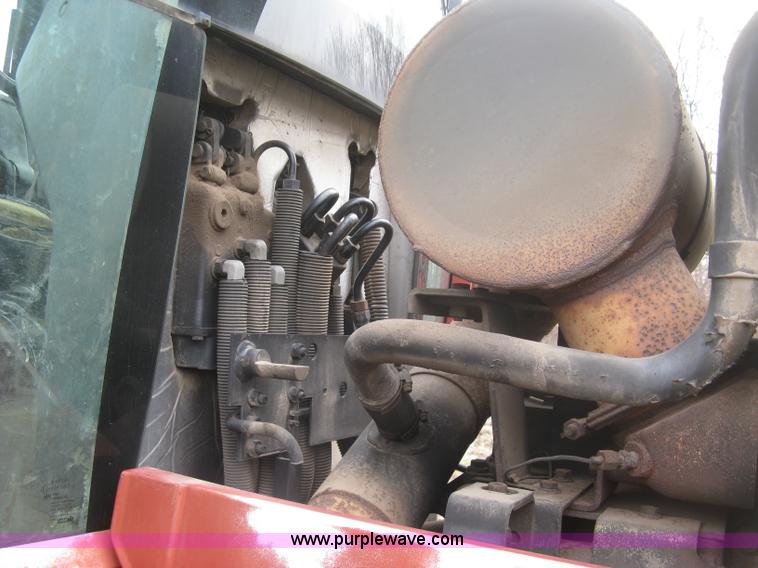 image for item H9290 1988 Case IH 7140 Magnum tractor