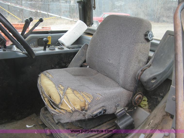 image for item H9290 1988 Case IH 7140 Magnum tractor