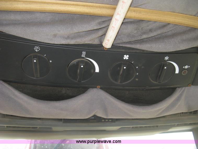 image for item H9290 1988 Case IH 7140 Magnum tractor