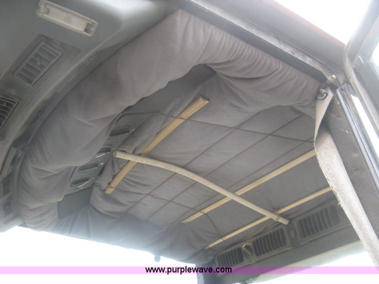 image for item H9290 1988 Case IH 7140 Magnum tractor