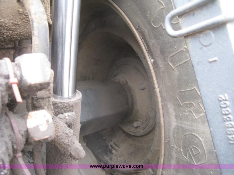 image for item H9290 1988 Case IH 7140 Magnum tractor