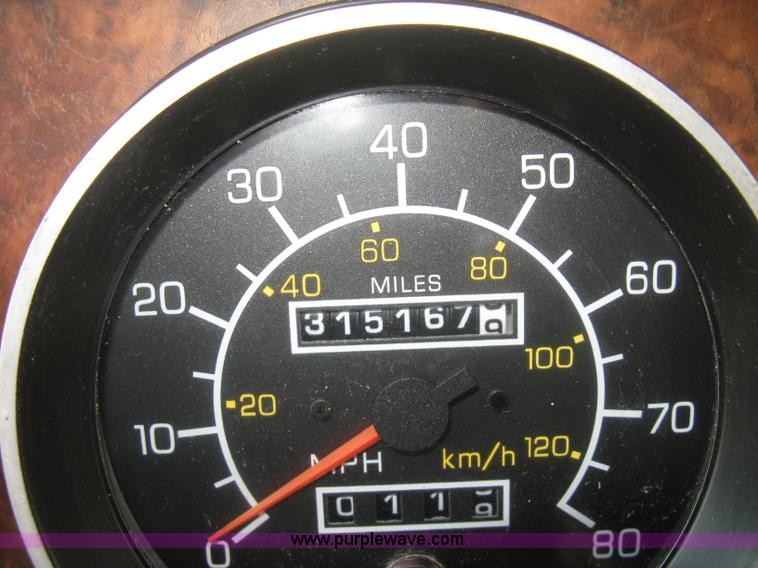 image for item H9294 2005 Kenworth T800 semi truck