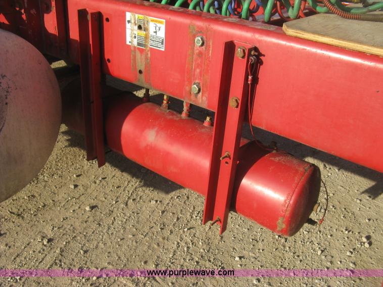 image for item H9294 2005 Kenworth T800 semi truck