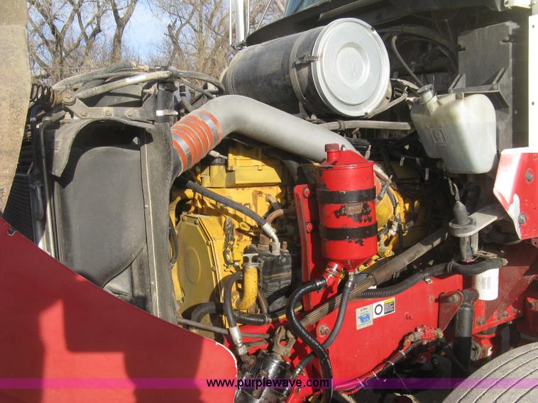 image for item H9294 2005 Kenworth T800 semi truck