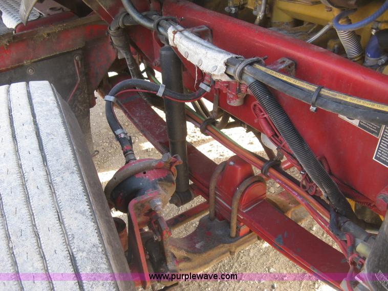 image for item H9294 2005 Kenworth T800 semi truck