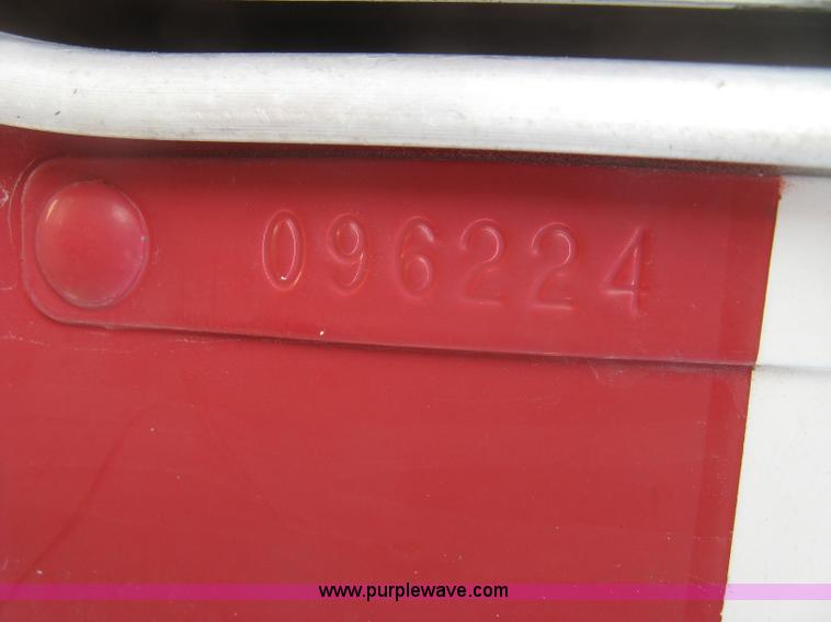 image for item H9294 2005 Kenworth T800 semi truck