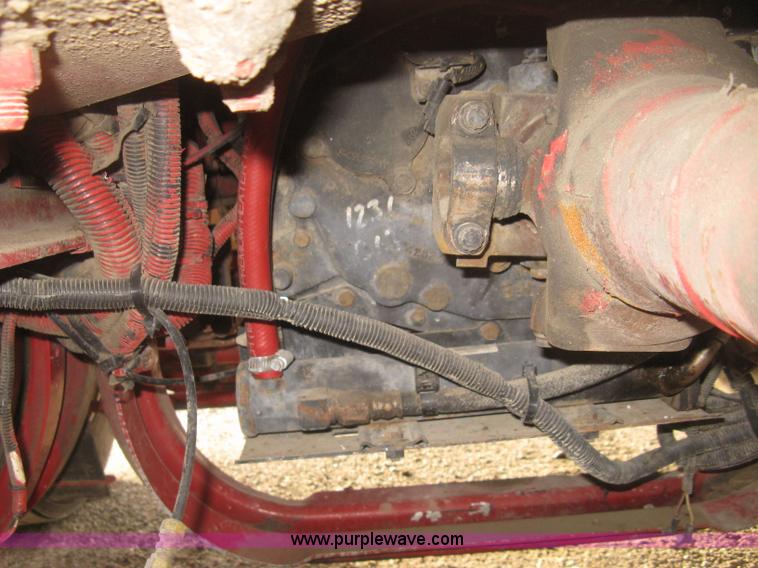 image for item H9294 2005 Kenworth T800 semi truck