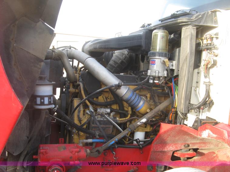 image for item H9295 2007 International 9200i semi truck