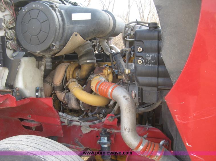 image for item H9295 2007 International 9200i semi truck