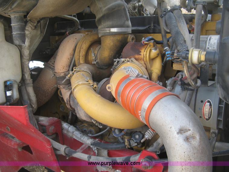 image for item H9295 2007 International 9200i semi truck