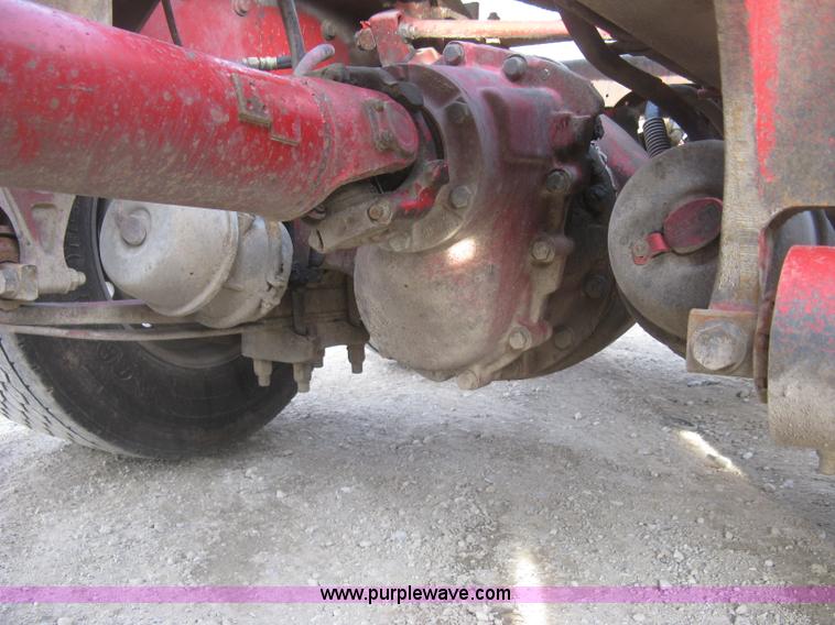 image for item H9295 2007 International 9200i semi truck