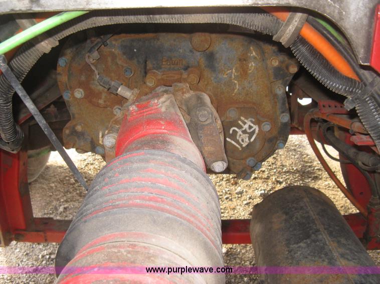 image for item H9295 2007 International 9200i semi truck