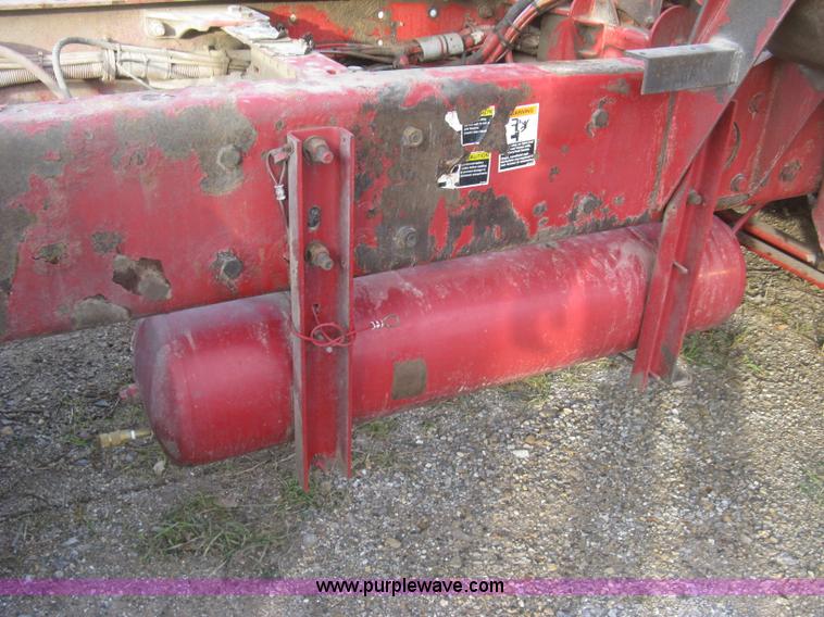 image for item H9296 2005 Kenworth T800 semi truck