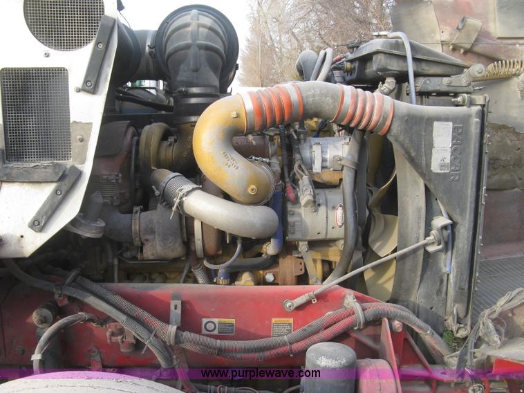 image for item H9296 2005 Kenworth T800 semi truck