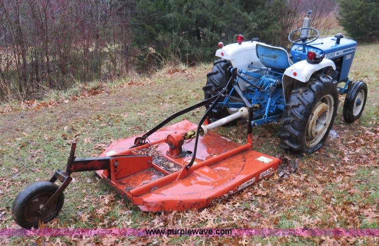 image for item I2480 1979 Ford 1700 tractor