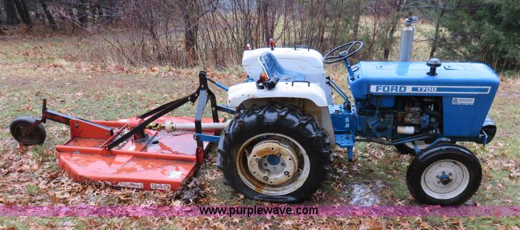 image for item I2480 1979 Ford 1700 tractor