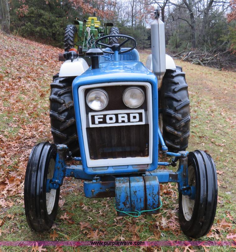 image for item I2480 1979 Ford 1700 tractor