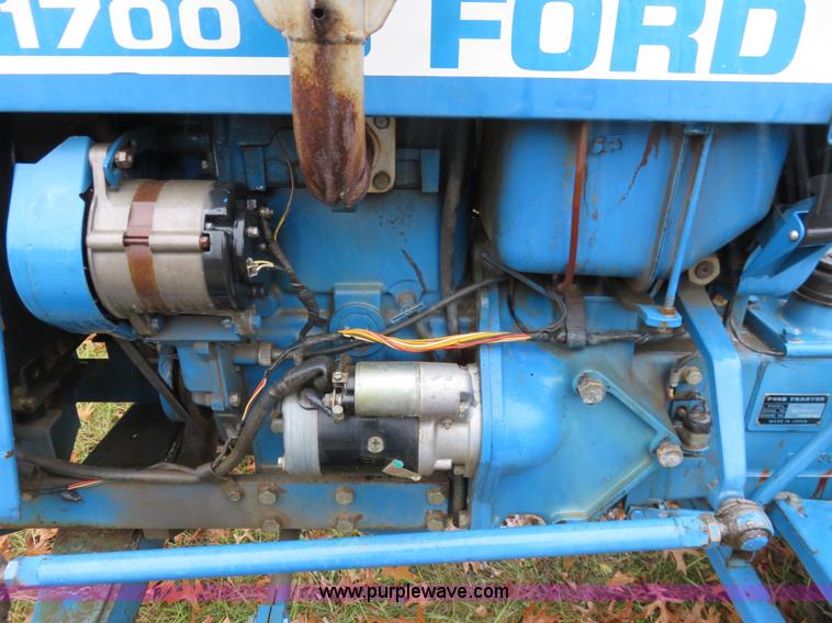 image for item I2480 1979 Ford 1700 tractor