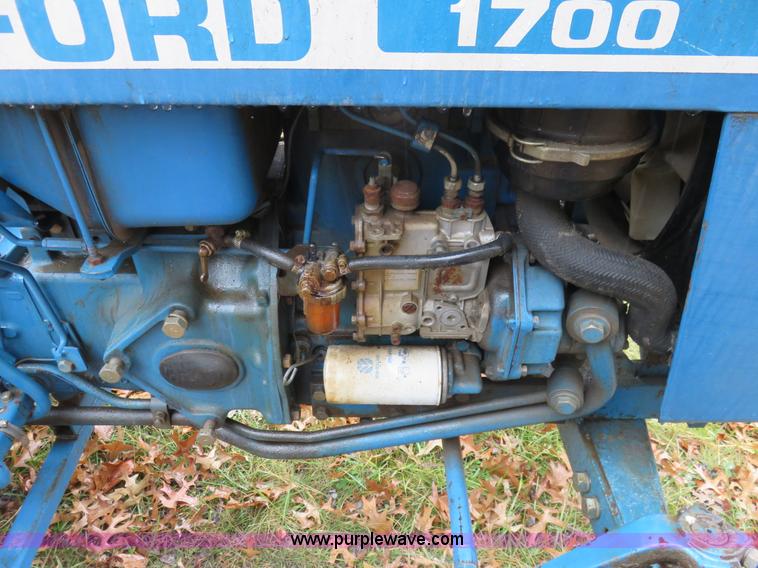 image for item I2480 1979 Ford 1700 tractor