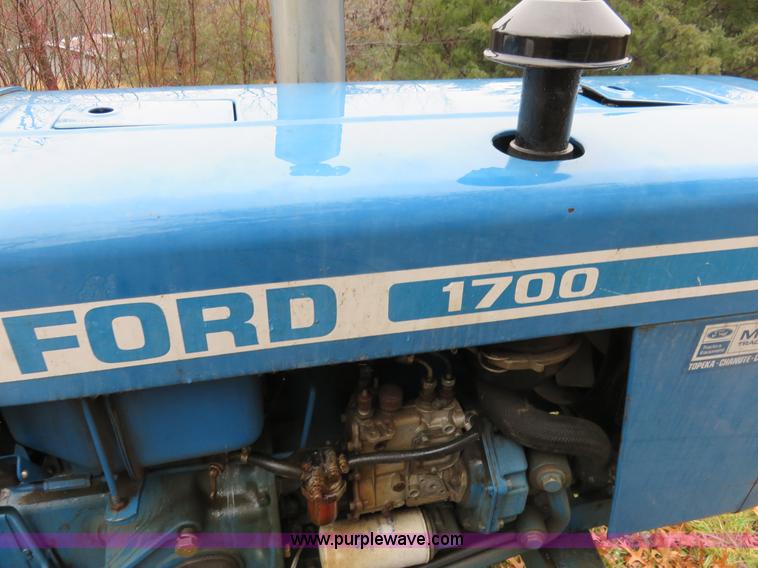 image for item I2480 1979 Ford 1700 tractor