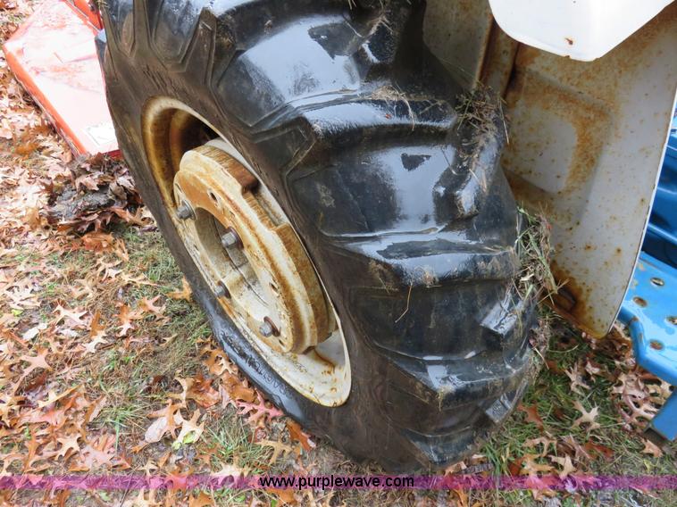 image for item I2480 1979 Ford 1700 tractor