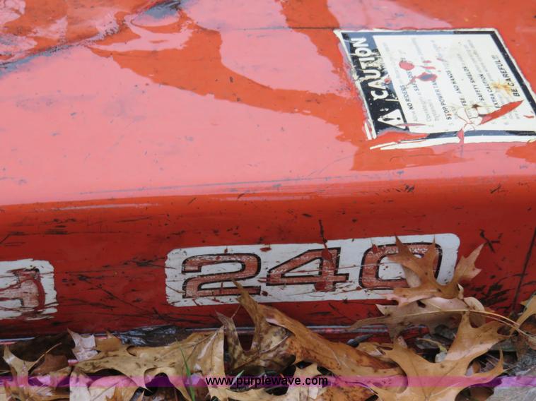 image for item I2480 1979 Ford 1700 tractor