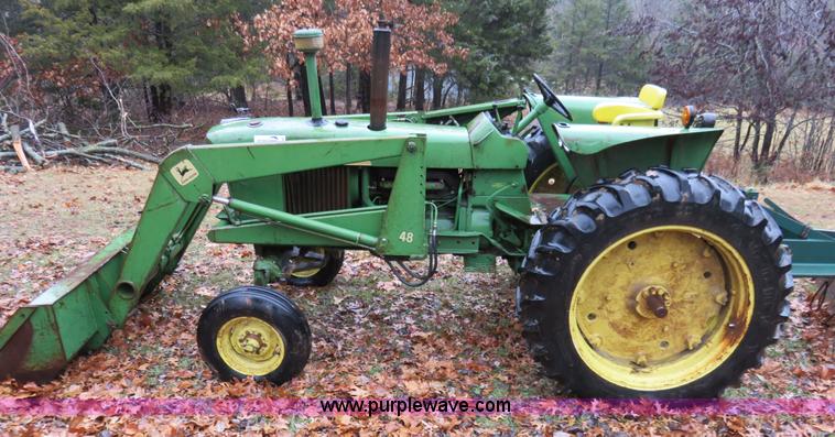 image for item I2485 1967 John Deere 2510 tractor