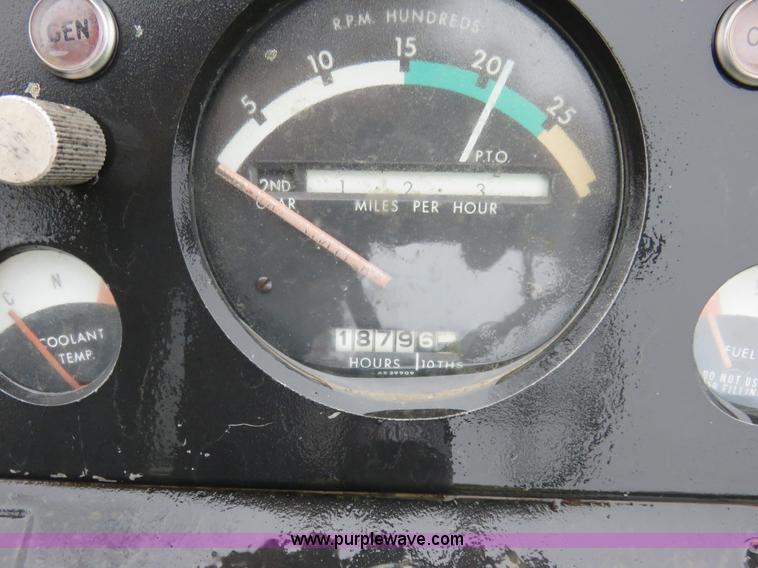 image for item I2485 1967 John Deere 2510 tractor