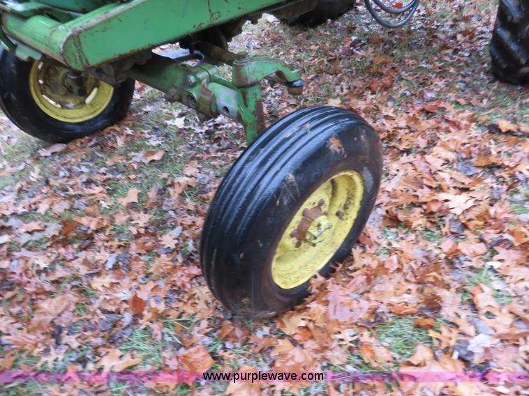 image for item I2485 1967 John Deere 2510 tractor