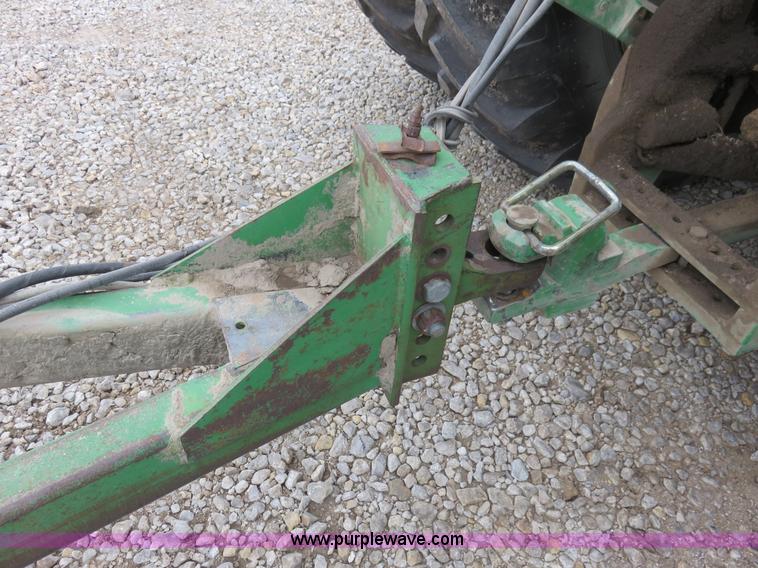 image for item I2487 John Deere 960 field cultivator