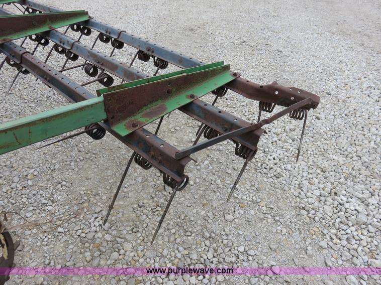 image for item I2487 John Deere 960 field cultivator